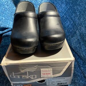 Dansko XP 2.0 Waterproof Clog